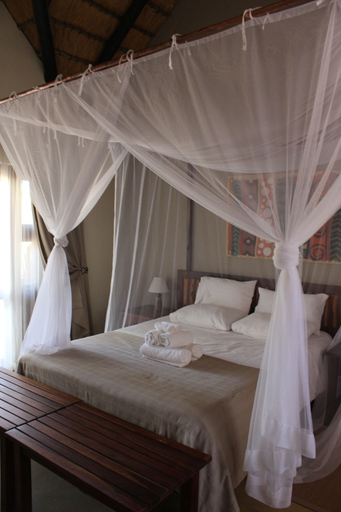 Bedroom 2, Hobatere Lodge, Sesfontein