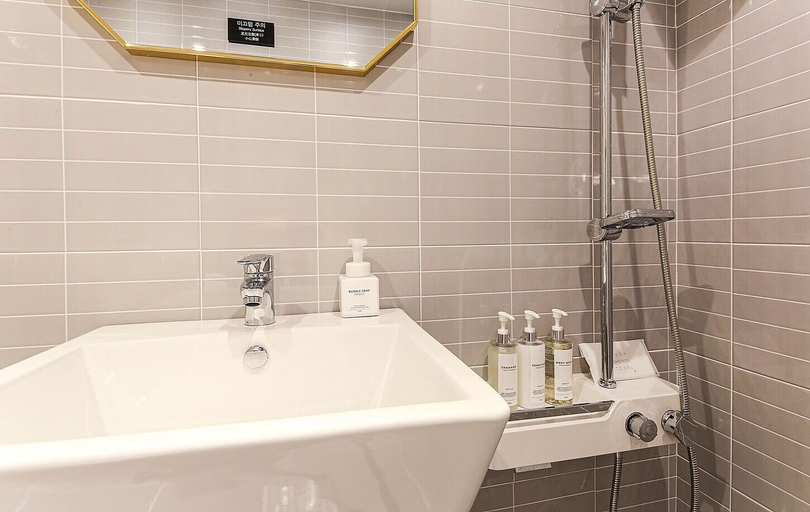 Bathroom 4, Busan Seomyeon Business Hotel J7                                                                , Busanjin