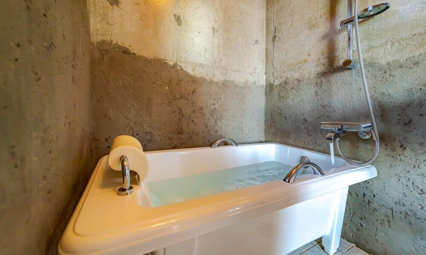 Bathroom 4, Innude Pension, Namhae