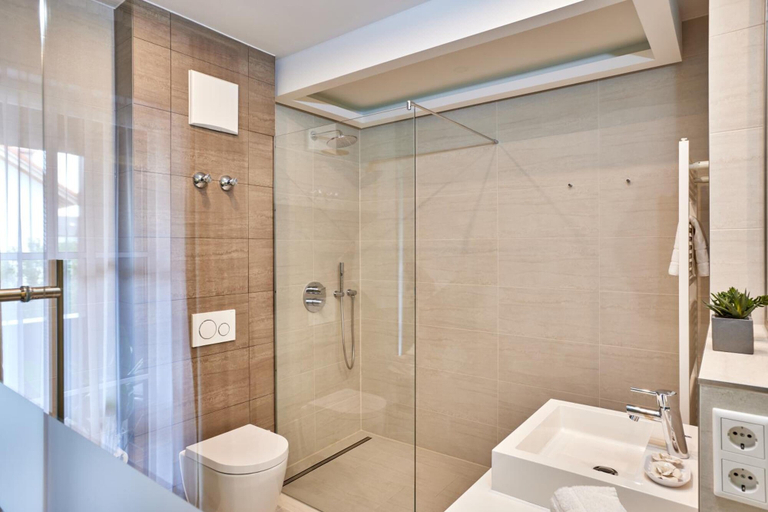 Bathroom 5, Hotel Alter Wirth, Bad Tölz-Wolfratshausen