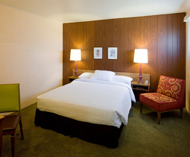 Bedroom 4, Sunset Motel, Torrance