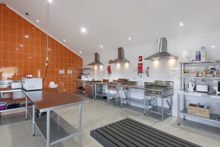 Food & Drinks 5, Discovery Parks - Hahndorf, Adelaide