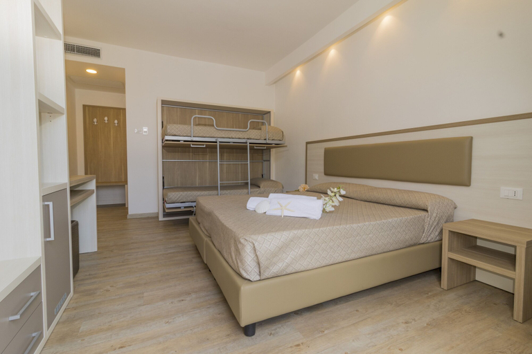 Bedroom 3, Hotel Club Poseidone Beach Resort, Lecce