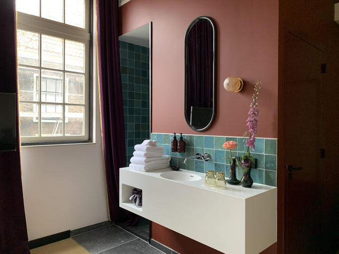 Bathroom 4, Relais & Chateaux Weeshuis Gouda, Gouda