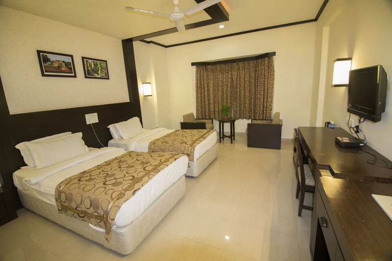 Bedroom, Hotel Grand International, Latur