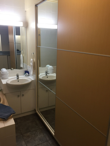 Bathroom 4, Abel Tasman Waterfront Motel, E. Gippsland - Bairnsdale