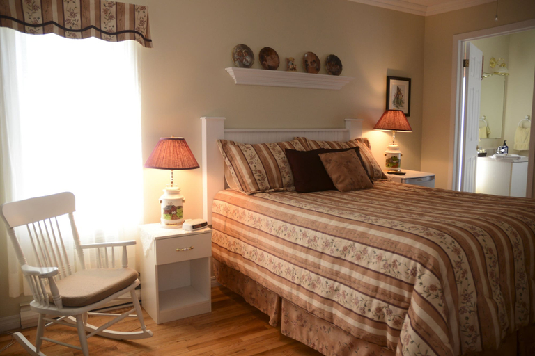 Bedroom 2, Cote's Bed & Breakfast Inn, Victoria