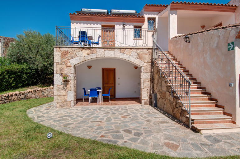 Exterior & Views 2, Residence Bouganvillage, Nuoro