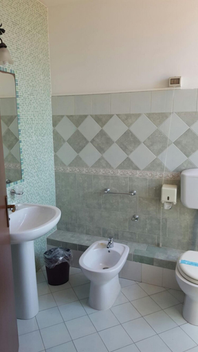 Bathroom 5, Hotel Concordia, Palermo