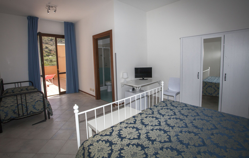 Bedroom 5, Hotel Achibea, Trapani