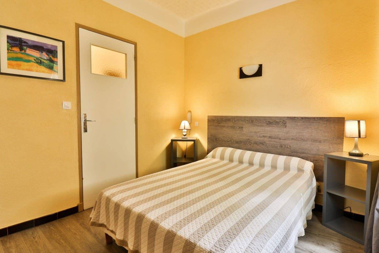 Bedroom 2, Hotel Le Jaures, Var