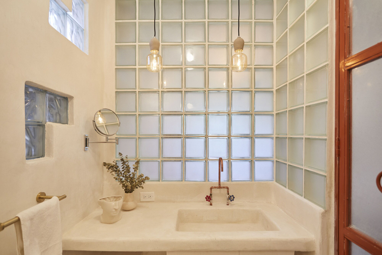 Bathroom 4, DADA JAJA by DW