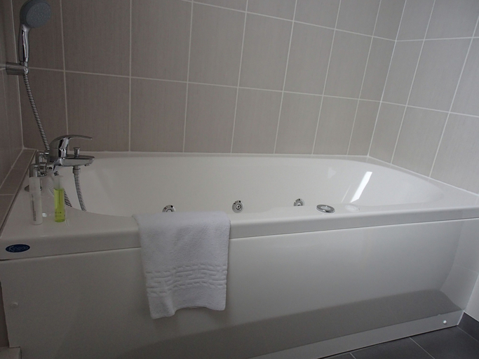 Bathroom 3, Brit Hotel Orléans St Jean de Braye - L'Antarès, Loiret