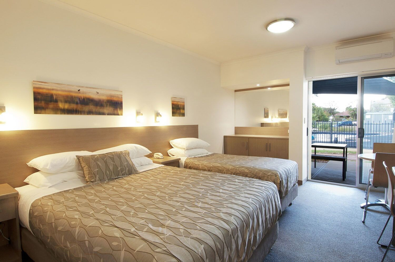 Bedroom 3, Loxton Community Hotel Motel, Loxton Waikerie  - East