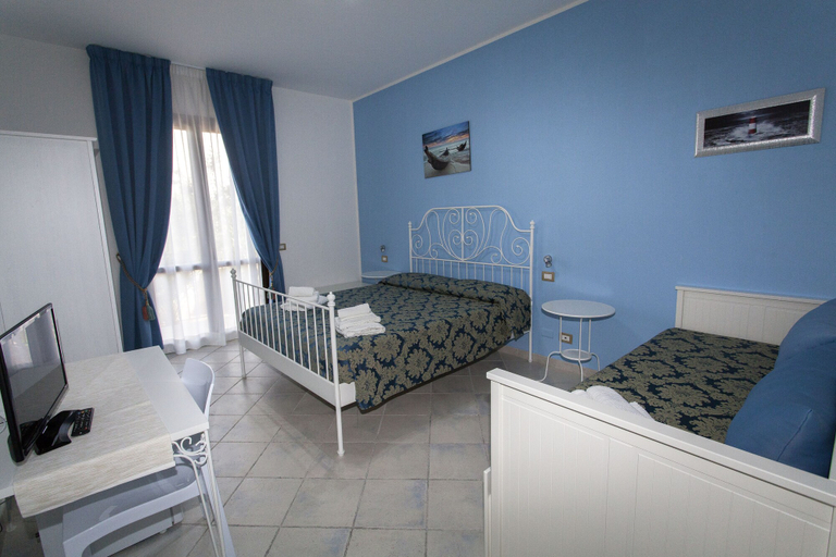 Bedroom 4, Hotel Achibea, Trapani