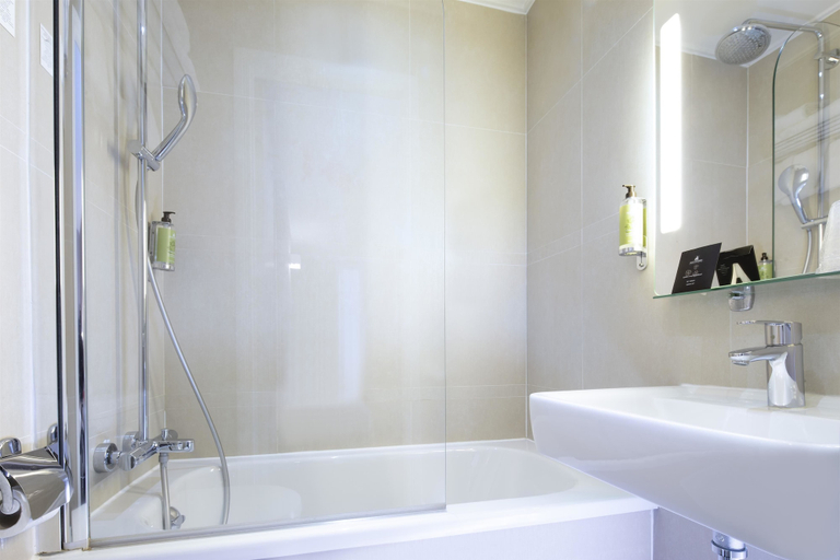 Bathroom 4, Hôtel Plaza Etoile, Paris