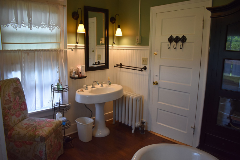 Bathroom 3, Harbour House Inn, Berkshire