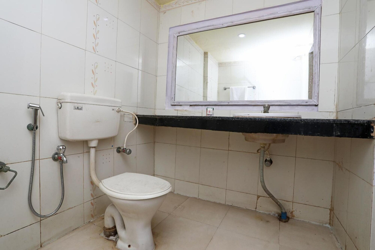 Bathroom 3, Hotel keshari, Khordha
