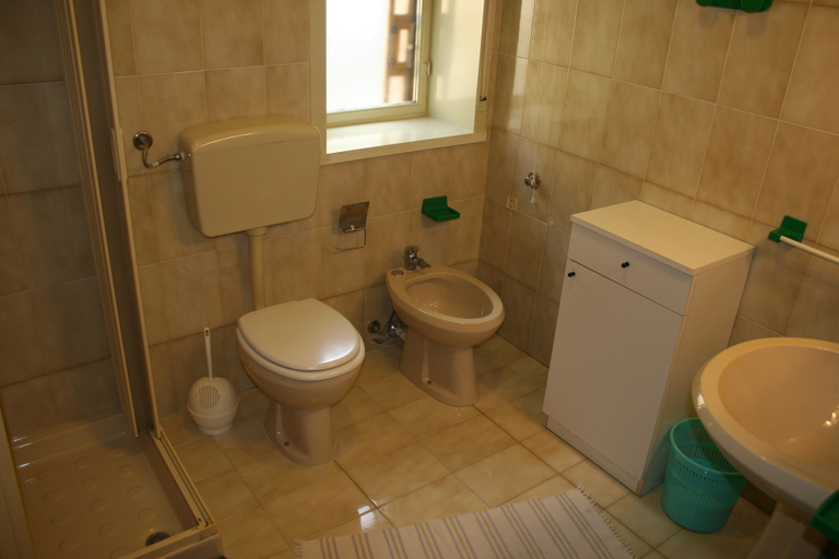 Bathroom 4, Il Mandorleto, Enna
