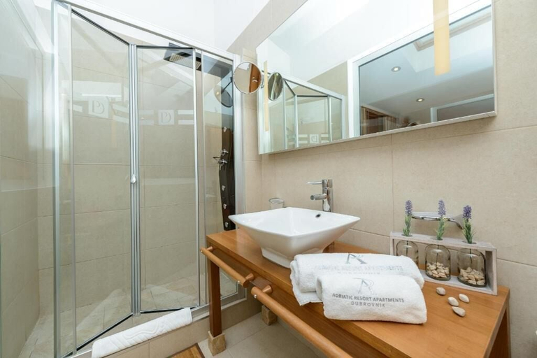Bathroom 4, Adriatic Resort Apartments, Dubrovnik
