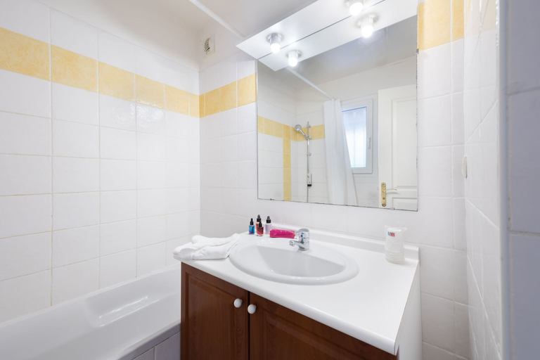 Bathroom 4, Garden & City Les Bastides de Grimaud, Var