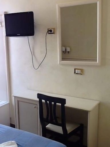 Bedroom 3, Fitzroy Allegria Suites, Rome