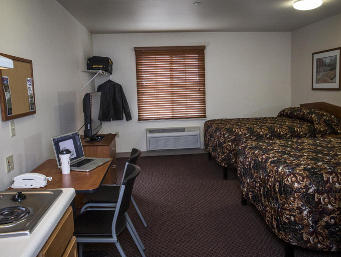 Bedroom 2, WoodSpring Suites Evansville, Vanderburgh