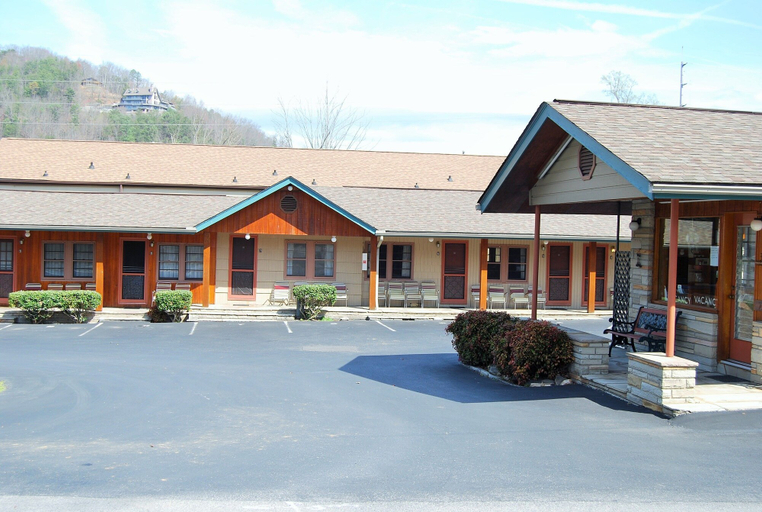 Exterior & Views 2, Marshall's Creek Rest Motel, Sevier