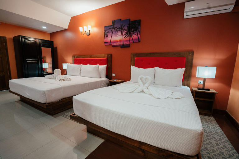 Bedroom 3, Runway Hotel