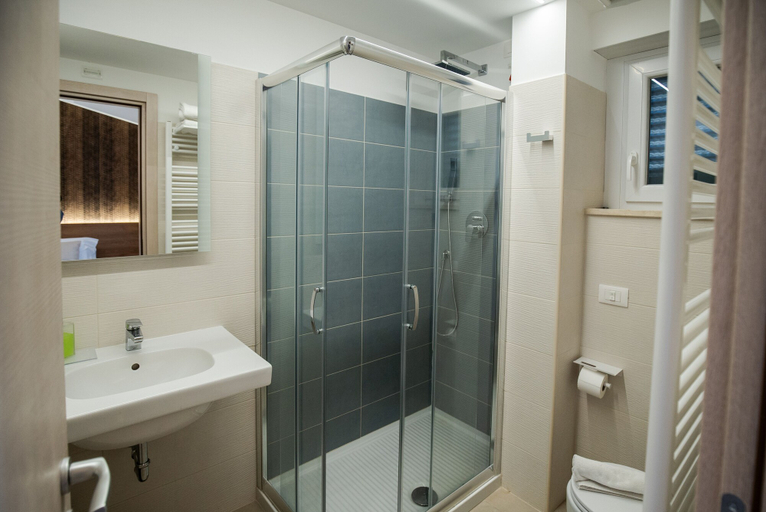 Bathroom 5, Gu Hotel, Rome