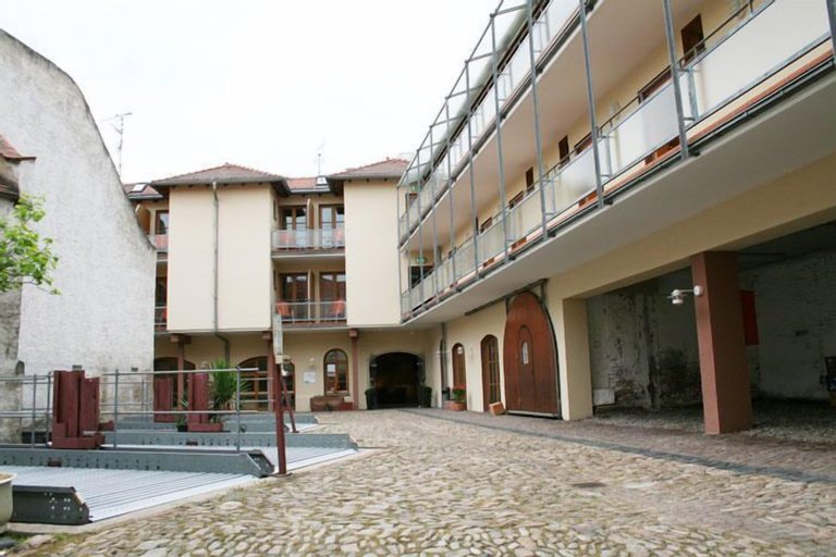 Exterior & Views 2, Hotel Erlenbacherhof, Hochtaunuskreis