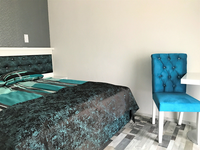 Bedroom 2, Pension Kristalpark, Günzburg