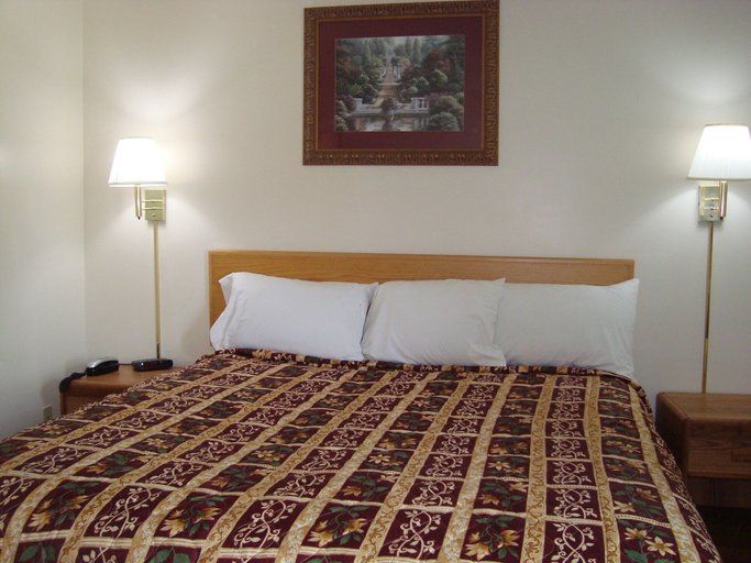 Bedroom 3, Rodeway Inn & Suites Austin I-90, Mower