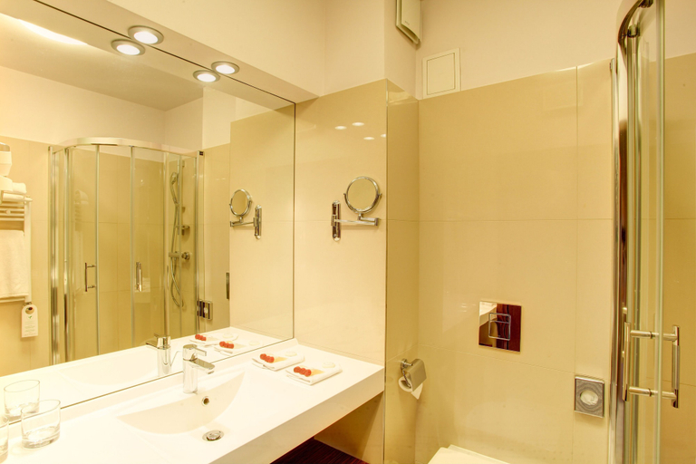 Bathroom 4, Haston City Hotel, Trzebnica
