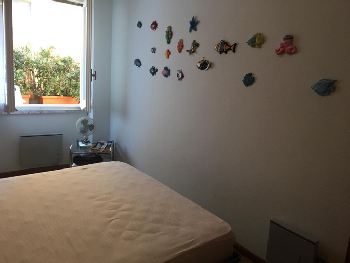 Bedroom 5, Pitosforo, Genova