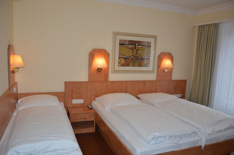 Bedroom 3, Hotel Wikinger Hof Hamburg, Hamburg