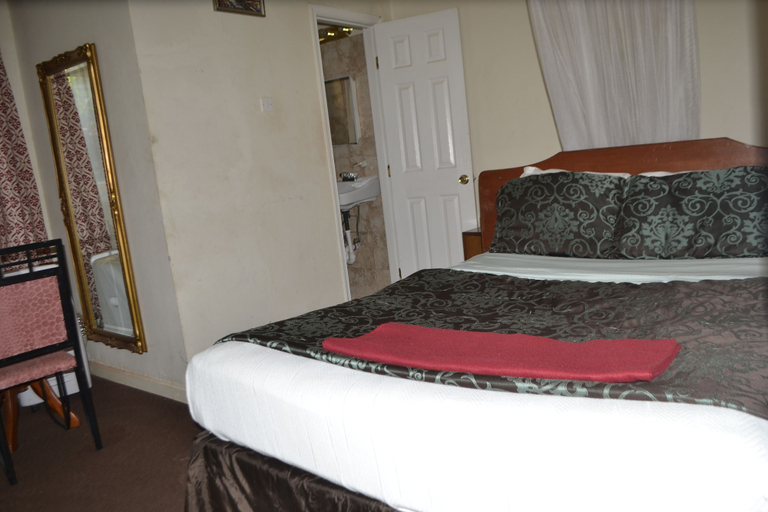 Bedroom 4, Executive Airport Hotel, Entebbe