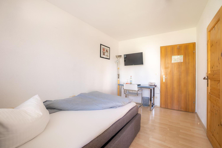 Bedroom 3, Landhotel Weißer Hahn, Donau-Ries