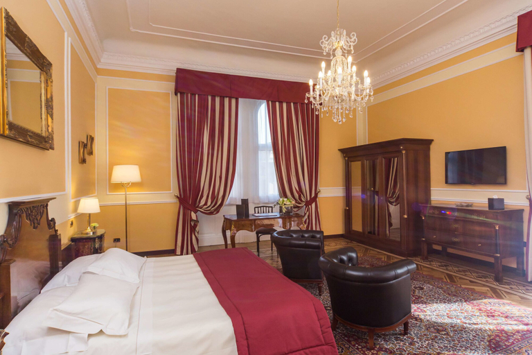 Bedroom 2, Bristol Palace Hotel, Genova