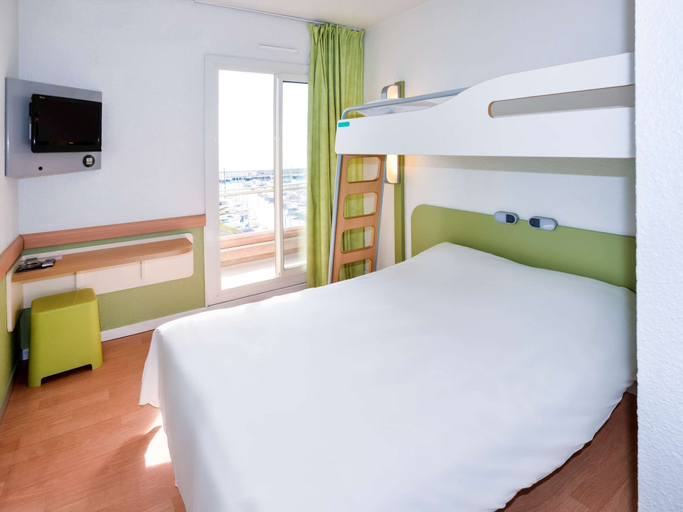 Bedroom 4, ibis budget Menton, Alpes-Maritimes