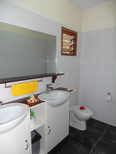 Bathroom, Funky Fish Beach & Surf Resort - Hostel, Nadroga/Navosa