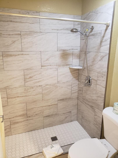 Bathroom 5, University Inn, Fresno