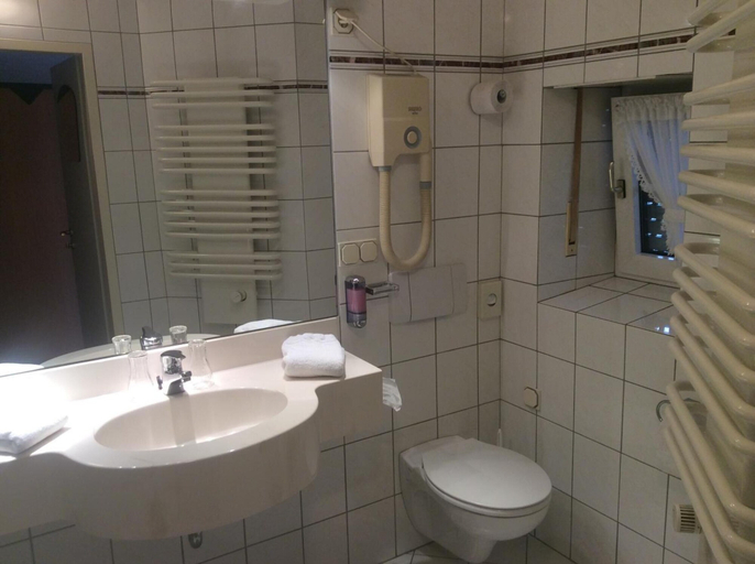 Bathroom 5, Hotel Hungerkamp, Borken