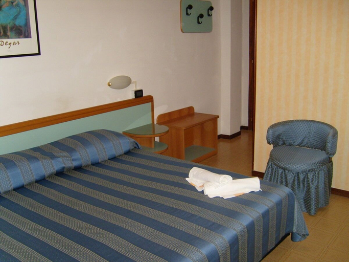 Bedroom 3, Albergo Marenghi, Parma