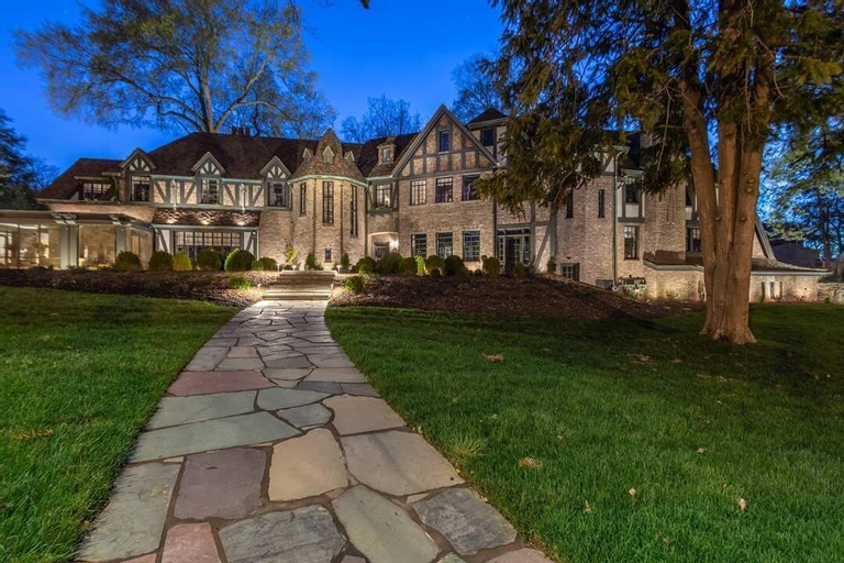 Julian Price House, Guilford