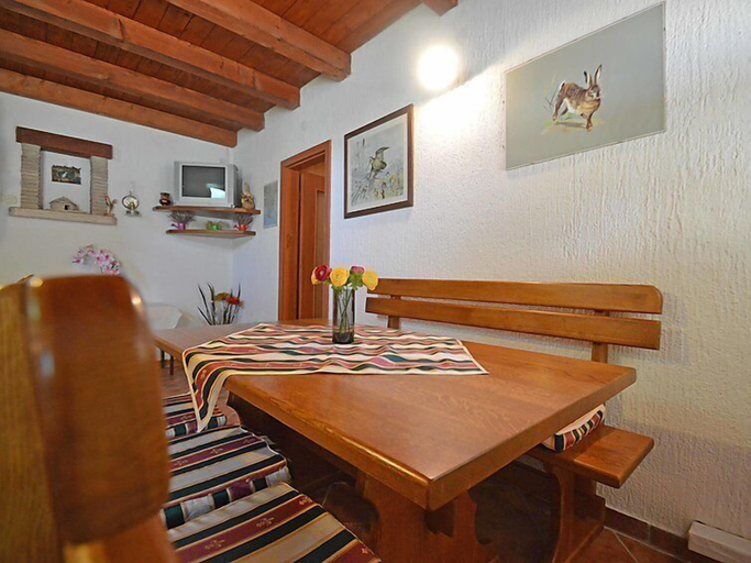 Food & Drinks, Apartment 1770, Kanfanar