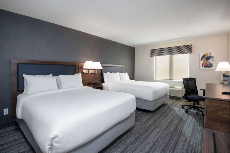 Bedroom 3, Comfort Inn & Suites, Lanark