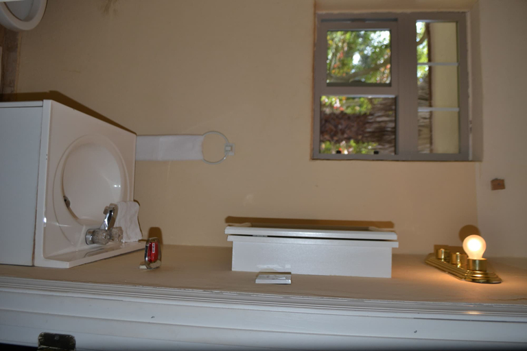 Bathroom 5, Executive Airport Hotel, Entebbe