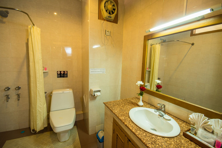 Bathroom 4, Win Unity Pyin Oo Lwin, Mandalay