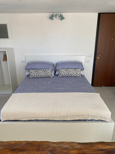 Bedroom 3, Cosy Apartment with Terrace view in Sarzana Italy, La Spezia